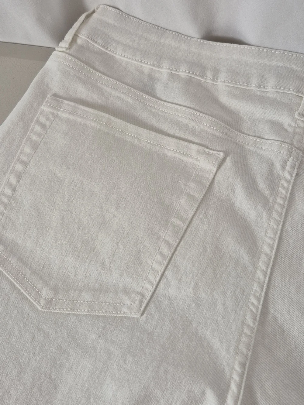 Frye Ivory White Denim High-Rise Cuffed Crop Plus Size Jeans - Size 14/32